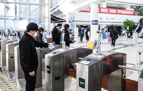 筑牢健康防线 申城医疗机构从严防疫与有序诊疗双轨并行